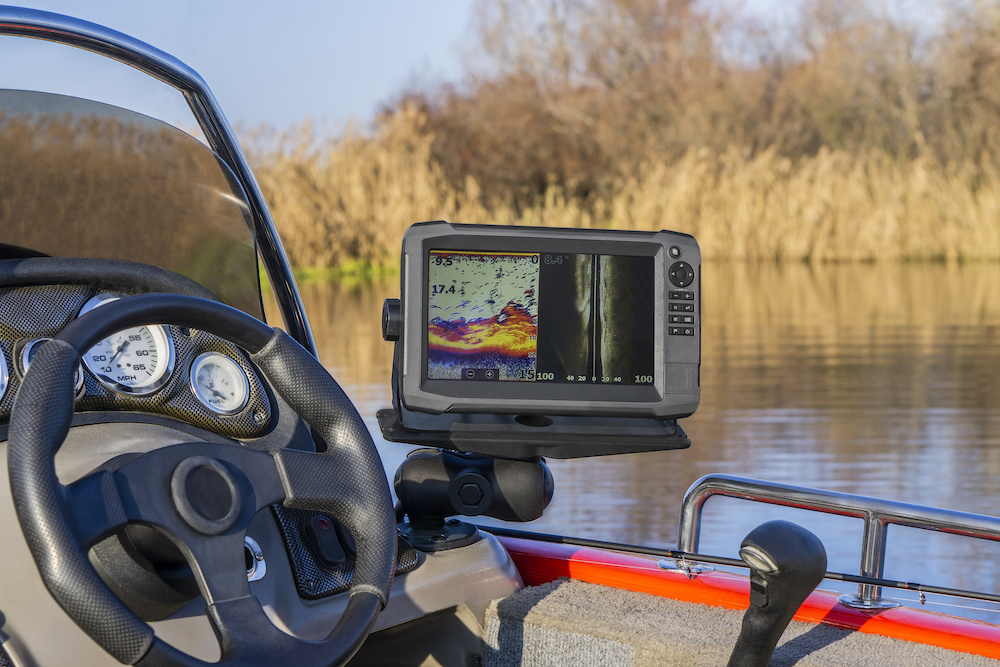 how to use a fish finder